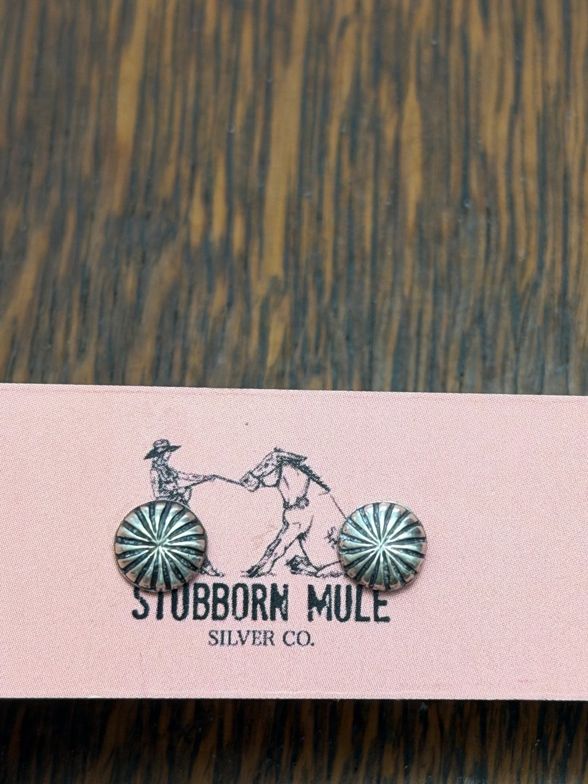 Rosette studs